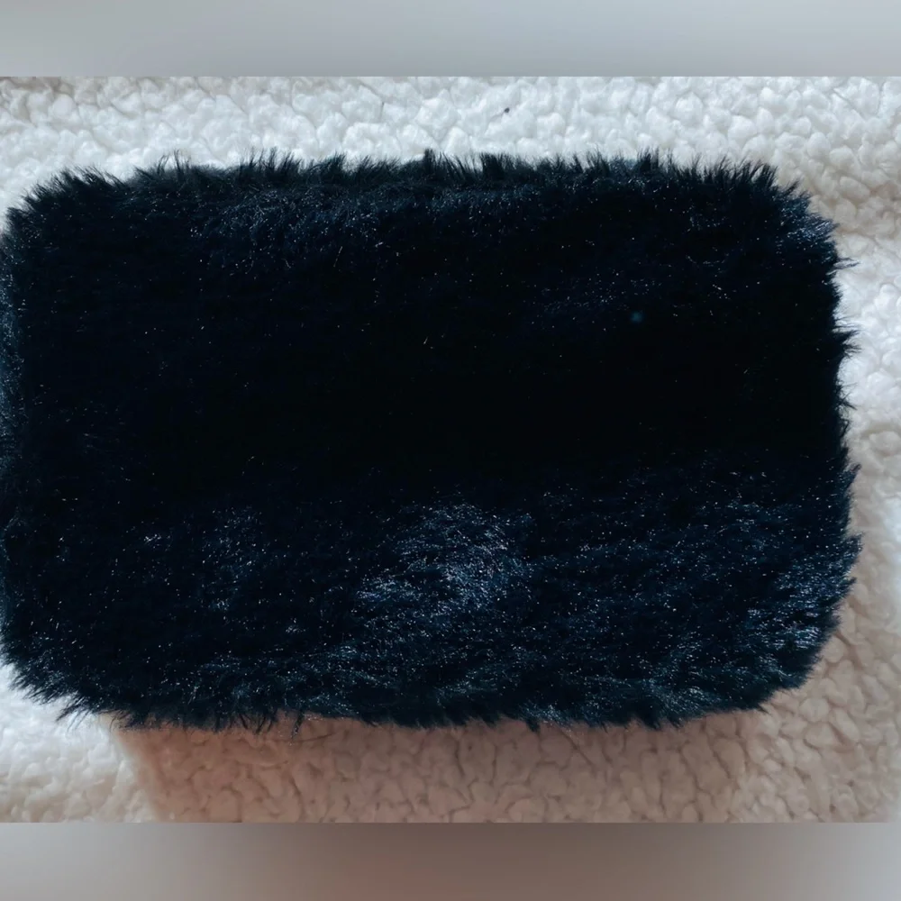 **SOLD** Sam Edelman Faux Fur Black Shoulder Bag - Picture 3 of 9